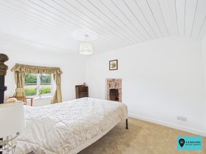 Bedroom- click for photo gallery